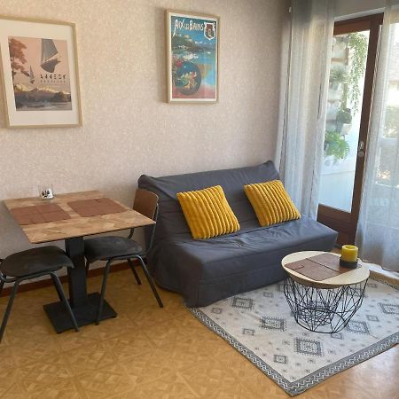 Paisible Studio Avec Agreable Loggia 2 Mn Du Centre Apartment Aix-les-Bains Luaran gambar