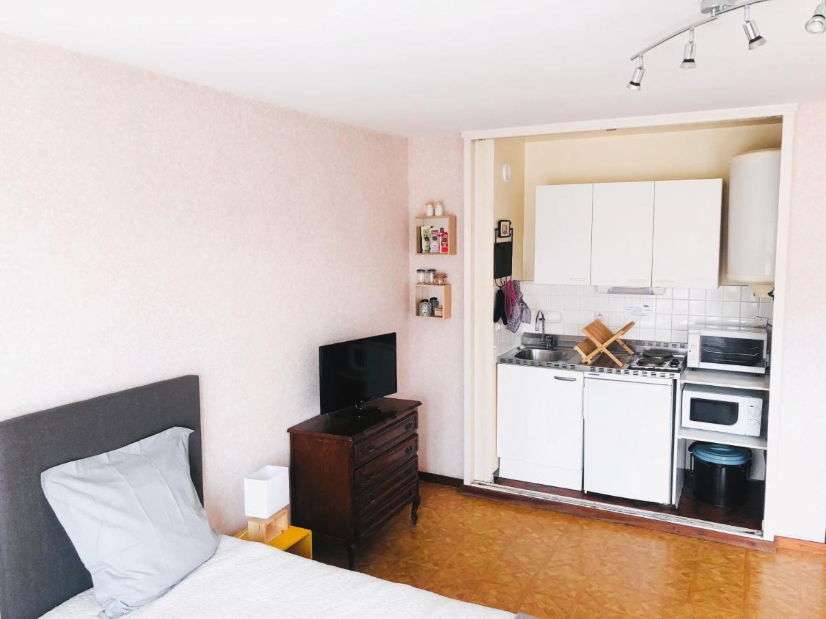 Paisible Studio Avec Agreable Loggia 2 Mn Du Centre Apartment Aix-les-Bains Luaran gambar