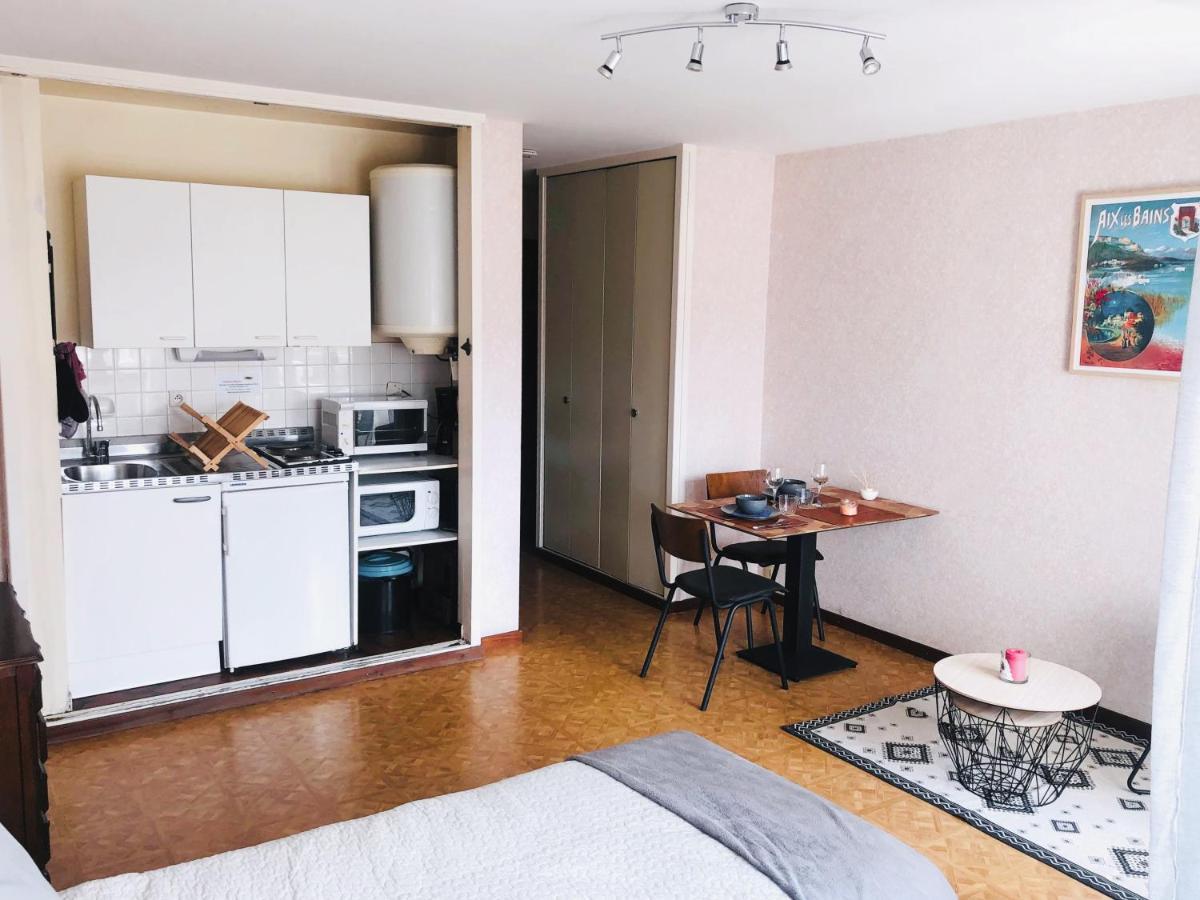 Paisible Studio Avec Agreable Loggia 2 Mn Du Centre Apartment Aix-les-Bains Luaran gambar