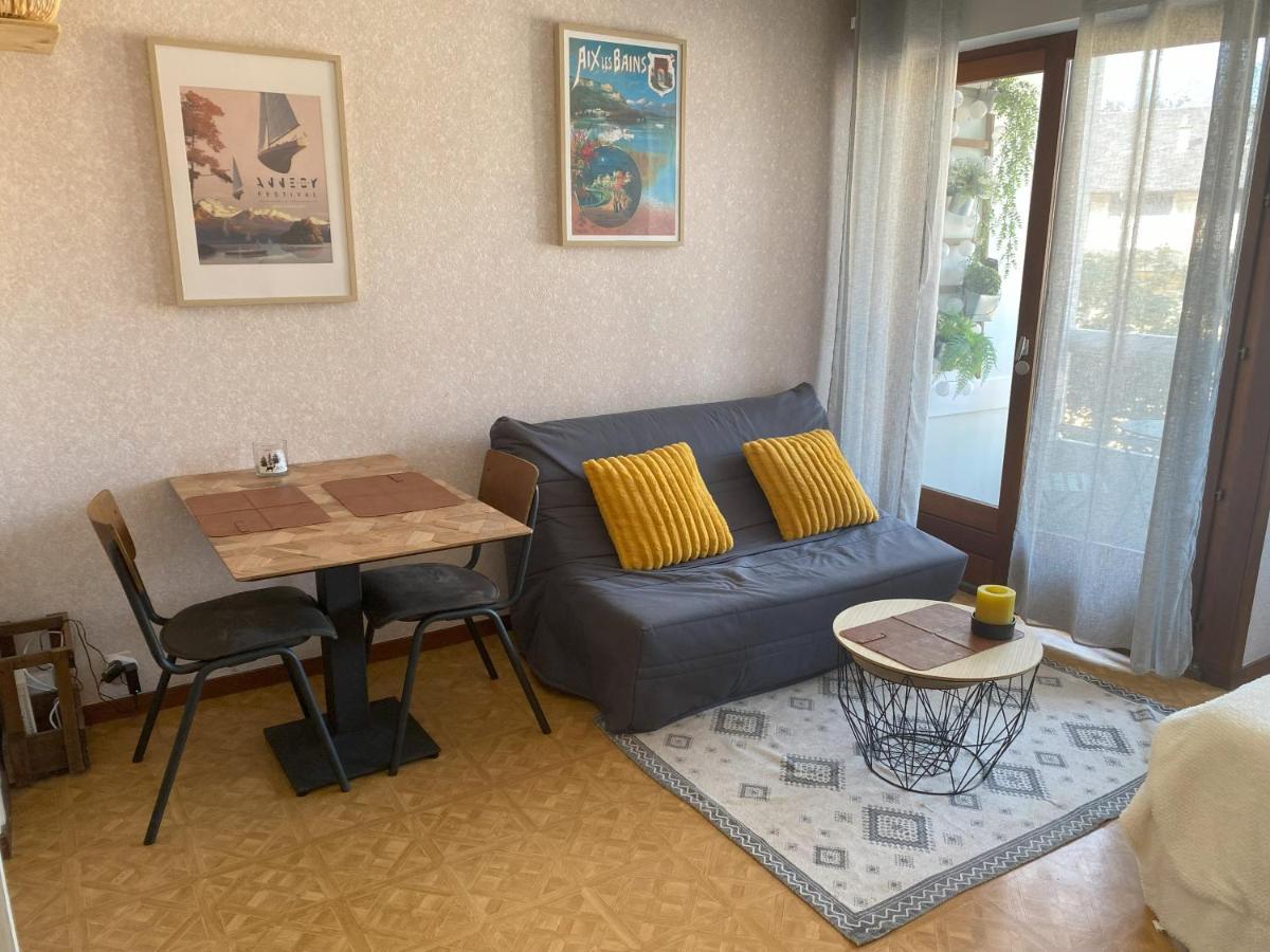 Paisible Studio Avec Agreable Loggia 2 Mn Du Centre Apartment Aix-les-Bains Luaran gambar